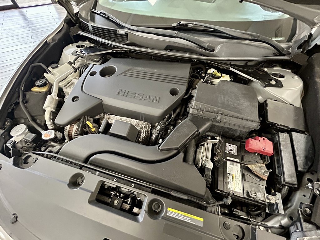 Photo 18 of this NISSAN ALTIMA