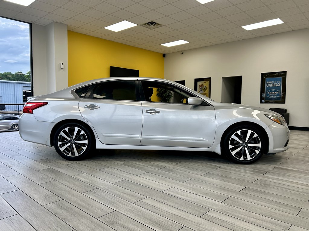 Photo 5 of this NISSAN ALTIMA