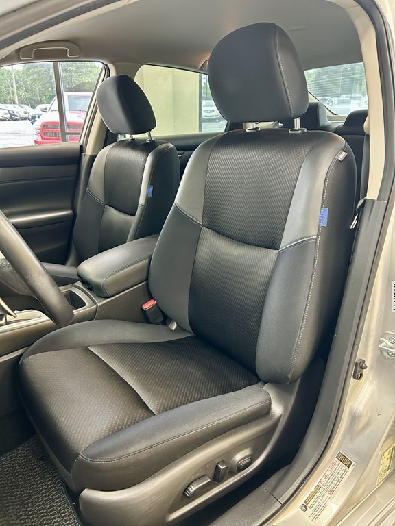 Photo 13 of this NISSAN ALTIMA