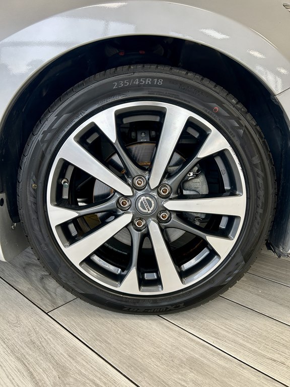 Photo 17 of this NISSAN ALTIMA
