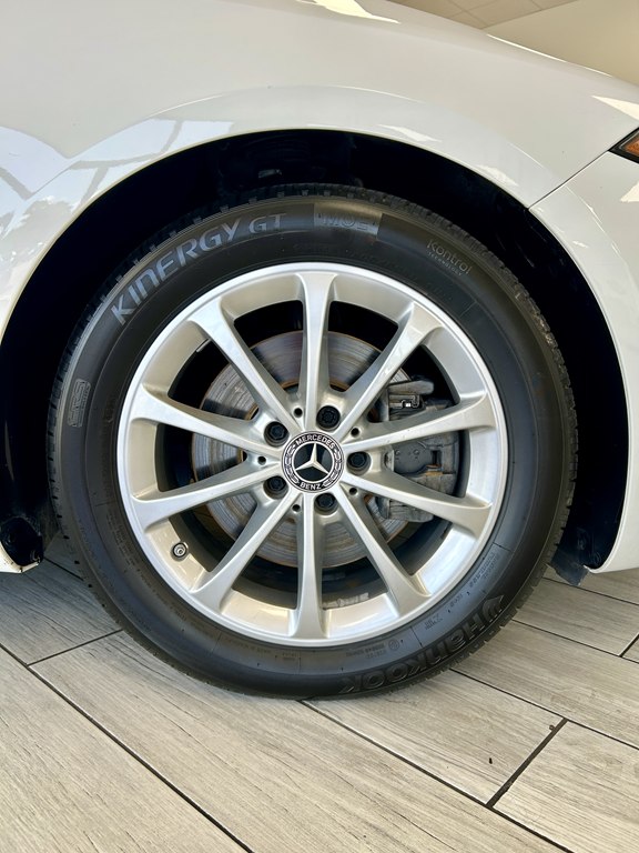 Photo 19 of this MERCEDES-BENZ A