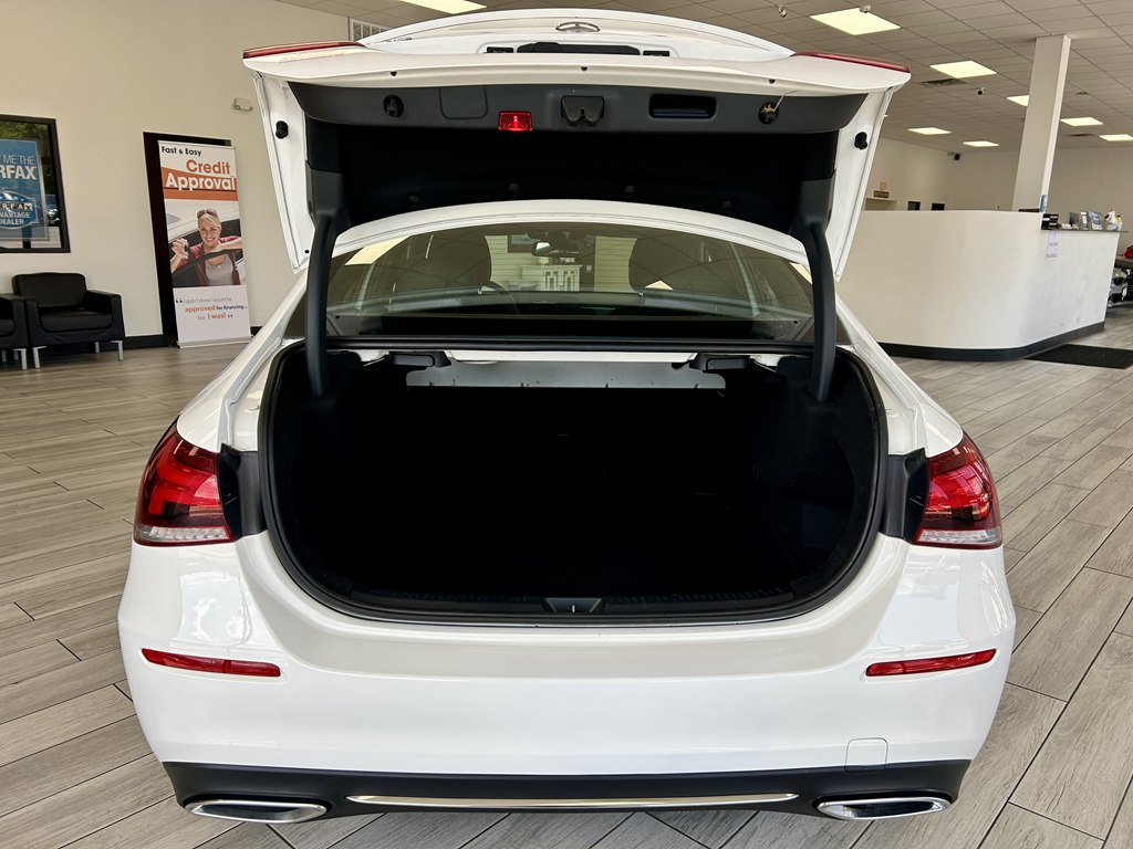 Photo 9 of this MERCEDES-BENZ A