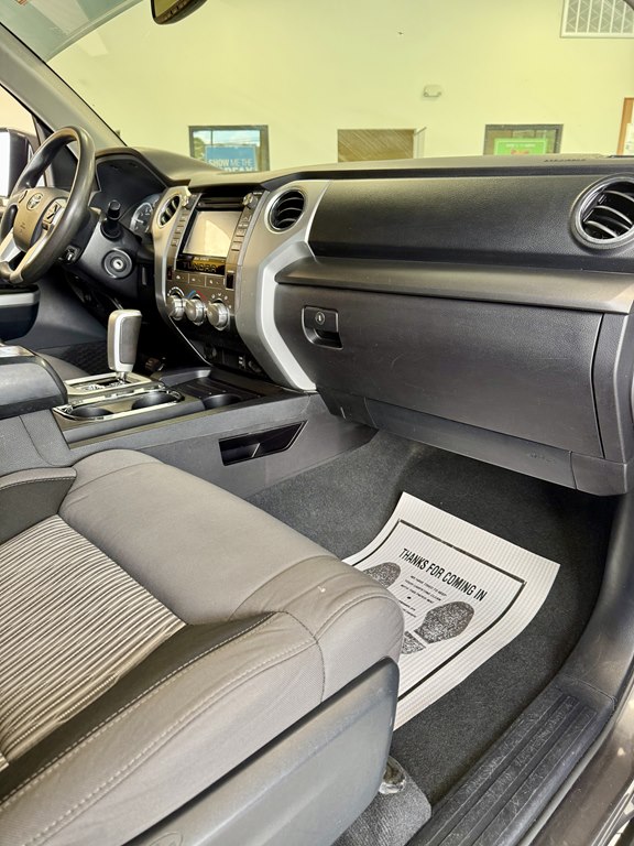 Photo 12 of this TOYOTA TUNDRA