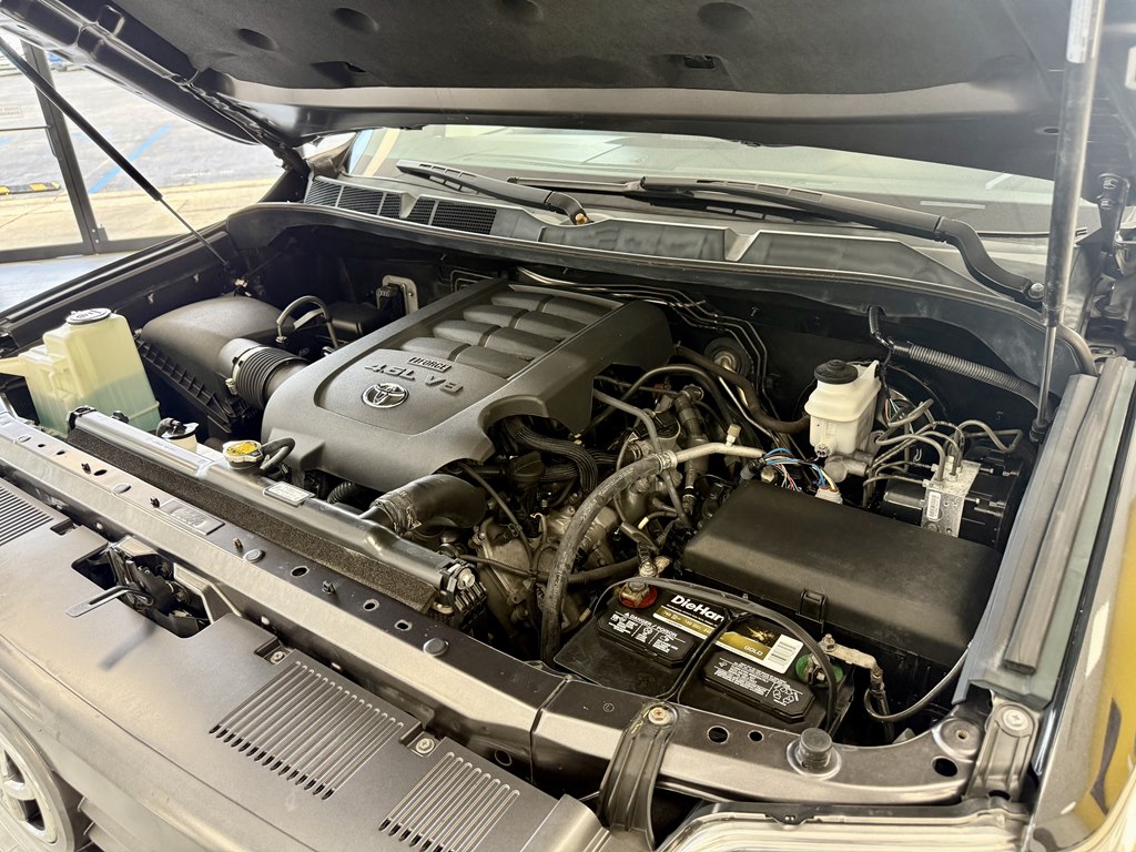 Photo 18 of this TOYOTA TUNDRA