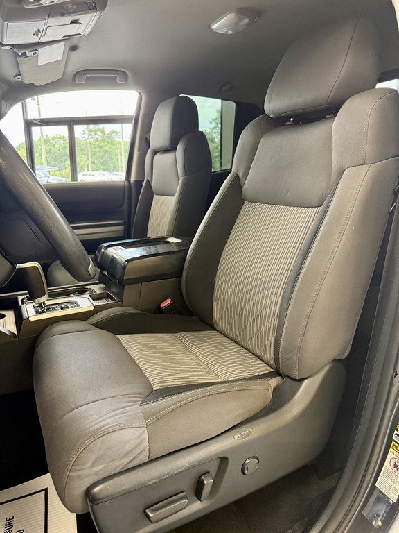 Photo 14 of this TOYOTA TUNDRA