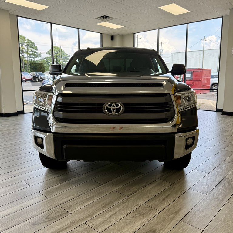 Photo 2 of this TOYOTA TUNDRA