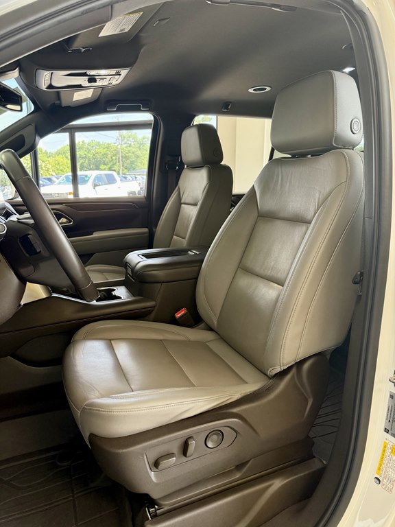 Photo 14 of this CHEVROLET TAHOE