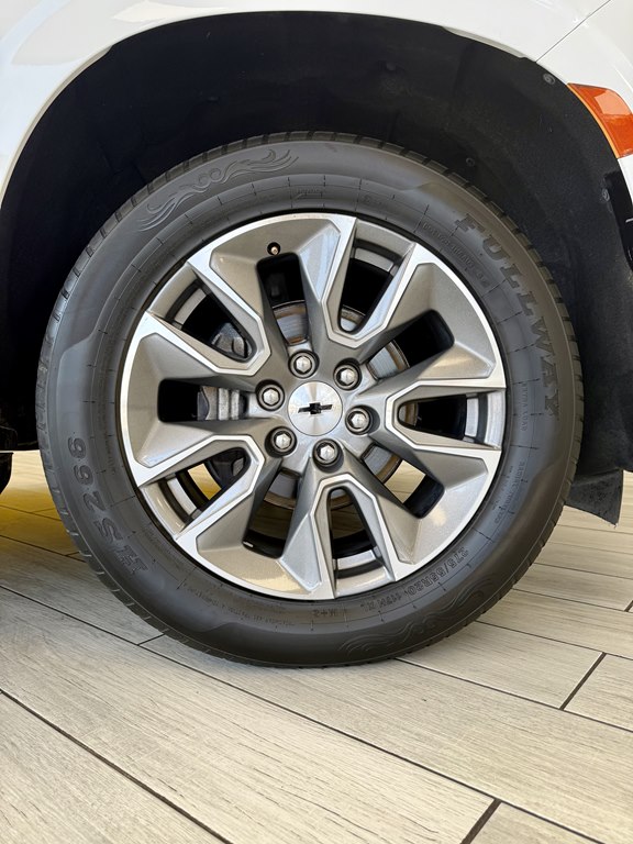 Photo 20 of this CHEVROLET TAHOE