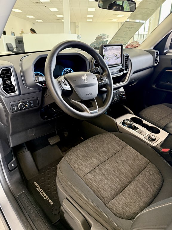 Photo 13 of this FORD BRONCO SPORT
