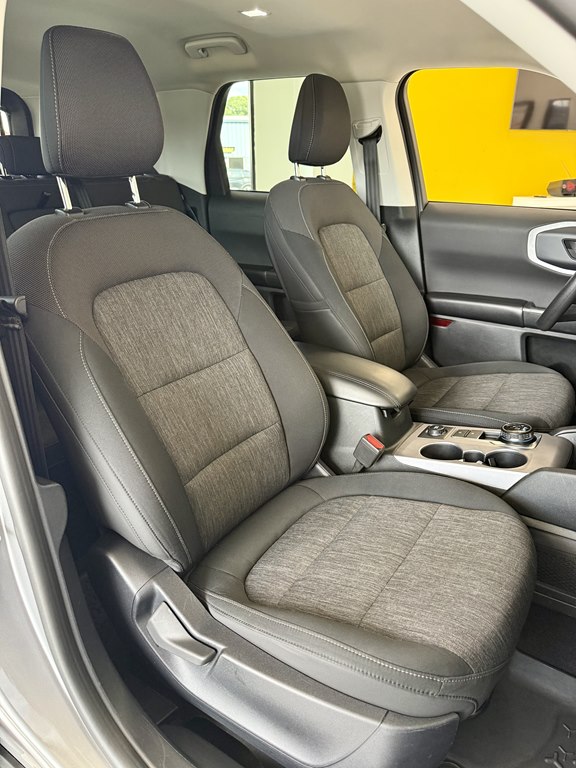Photo 16 of this FORD BRONCO SPORT