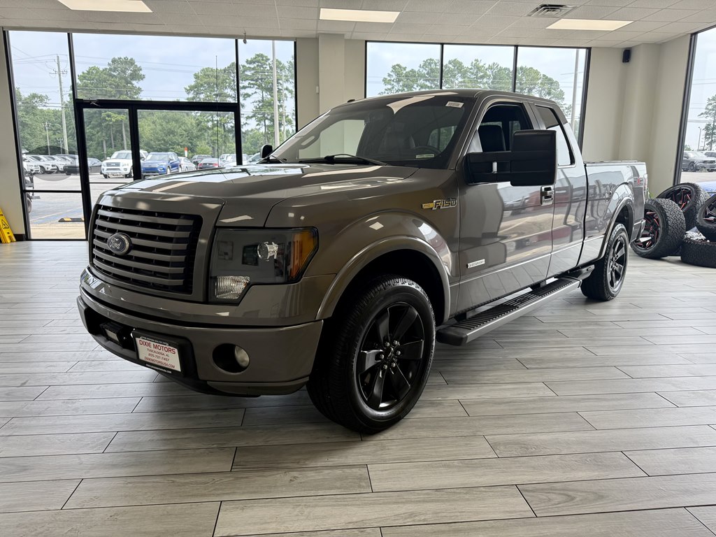 Photo 3 of this FORD F150