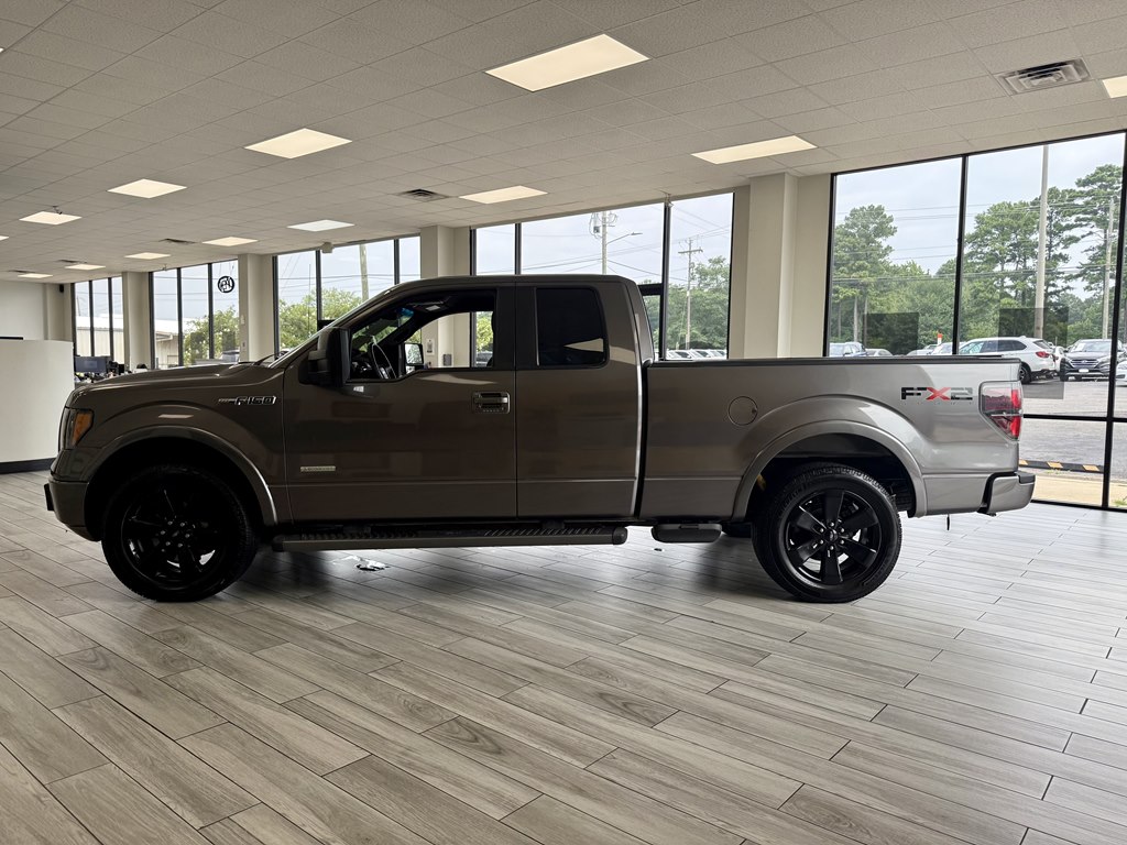 Photo 4 of this FORD F150