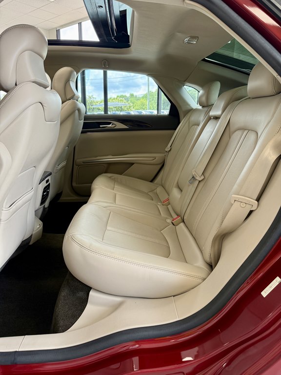 Photo 17 of this LINCOLN MKZ