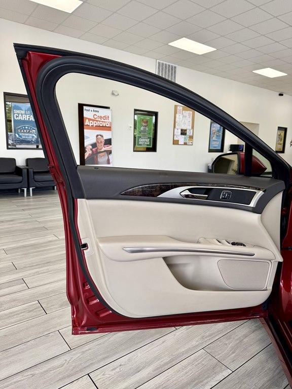 Photo 15 of this LINCOLN MKZ