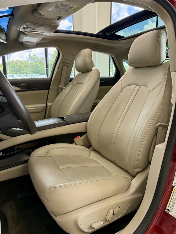 Photo 14 of this LINCOLN MKZ