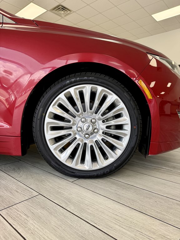 Photo 19 of this LINCOLN MKZ