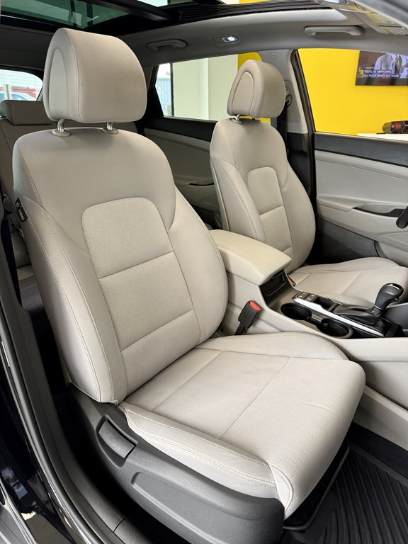 Photo 14 of this HYUNDAI TUCSON