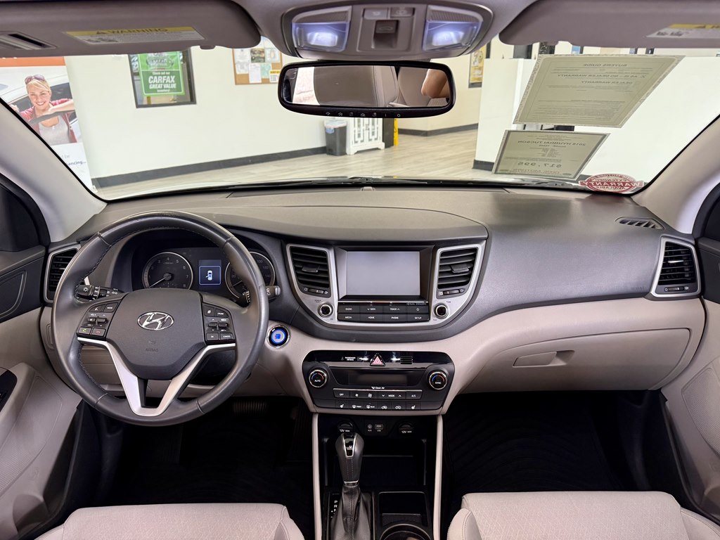 Photo 10 of this HYUNDAI TUCSON