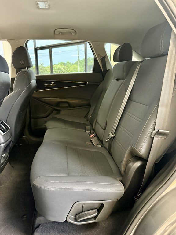 Photo 17 of this KIA SORENTO