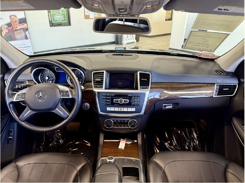 Photo 10 of this MERCEDES-BENZ GL