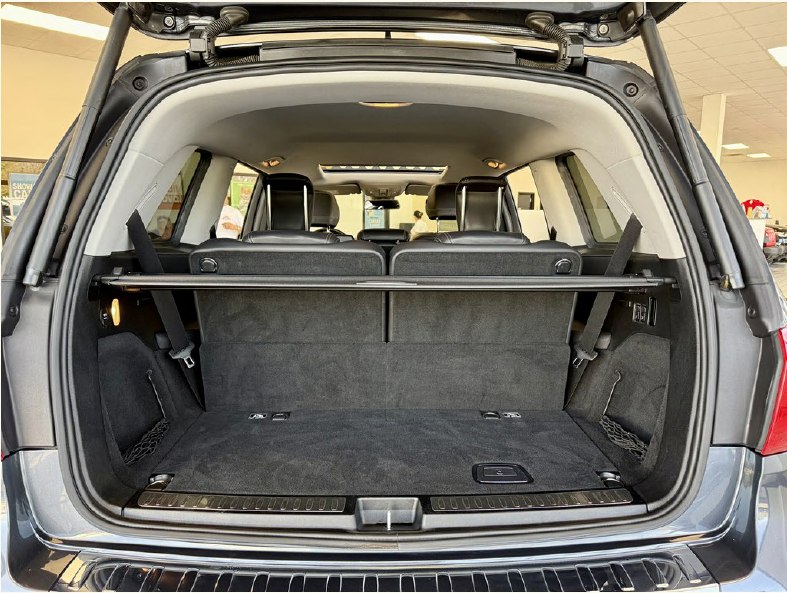 Photo 9 of this MERCEDES-BENZ GL