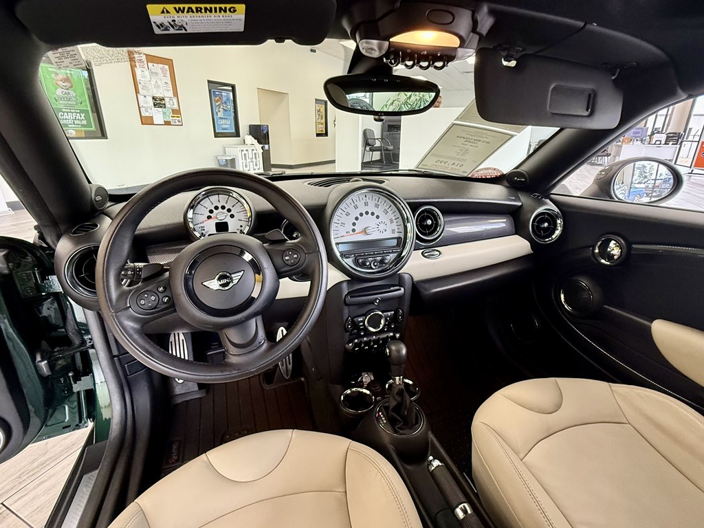 Photo 10 of this MINI COOPER COUPE