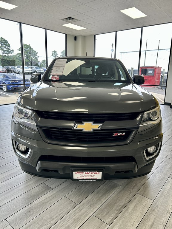 Photo 2 of this CHEVROLET COLORADO