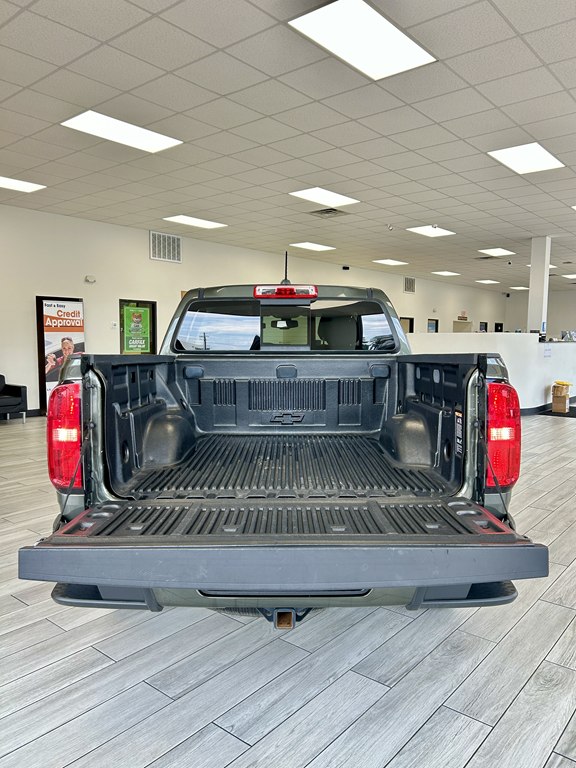 Photo 9 of this CHEVROLET COLORADO