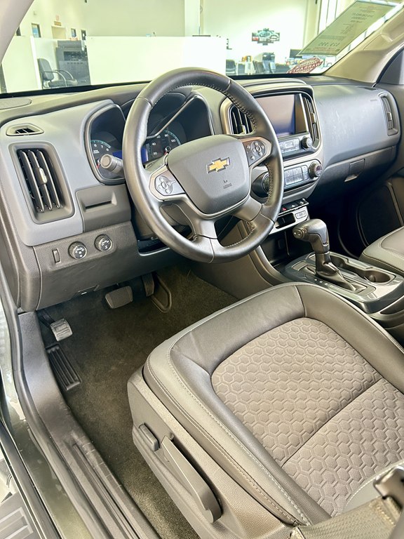 Photo 12 of this CHEVROLET COLORADO