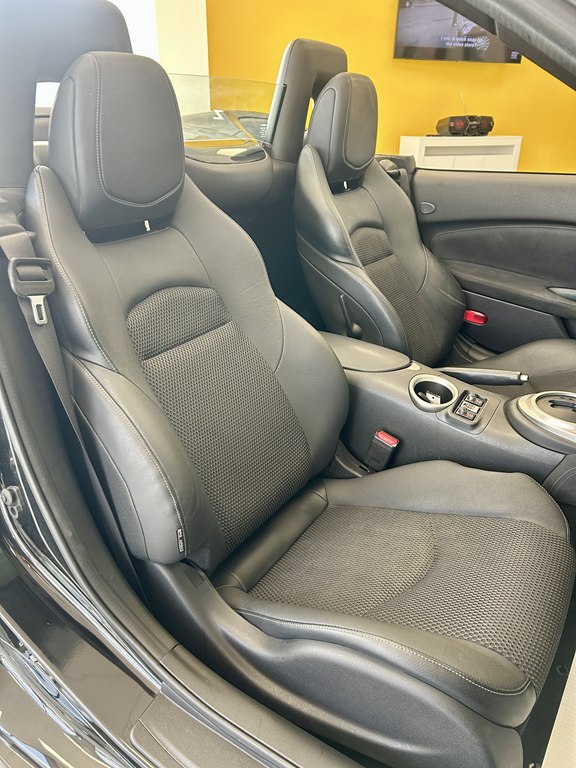 Photo 13 of this NISSAN 370Z