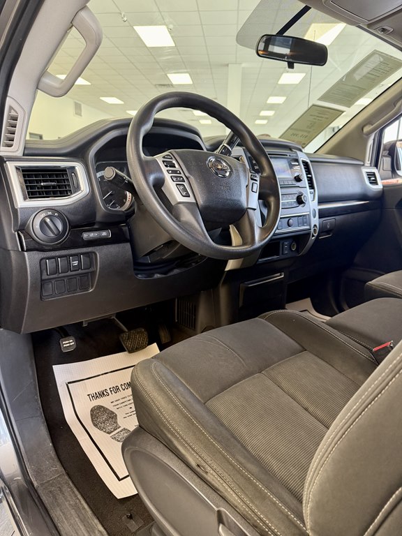 Photo 12 of this NISSAN TITAN