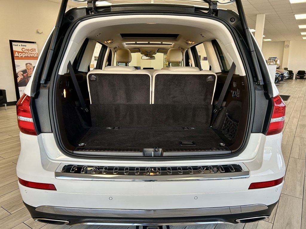 Photo 16 of this MERCEDES-BENZ GLS