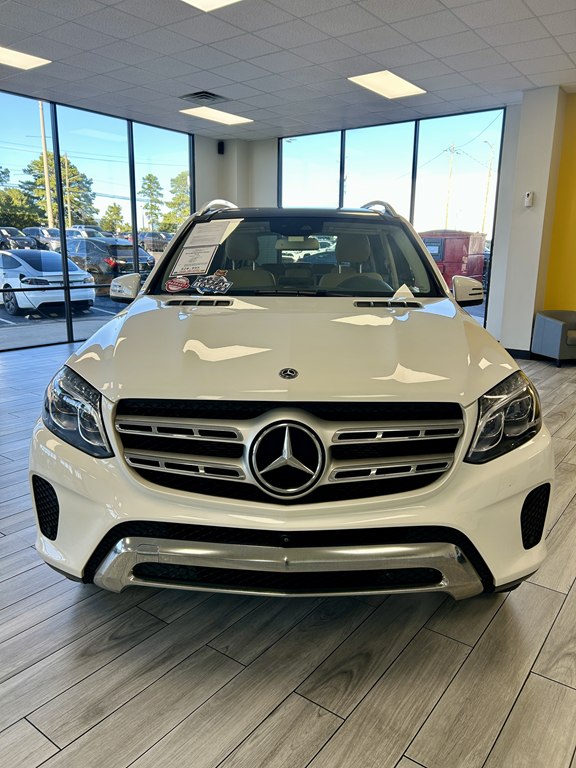 Photo 2 of this MERCEDES-BENZ GLS