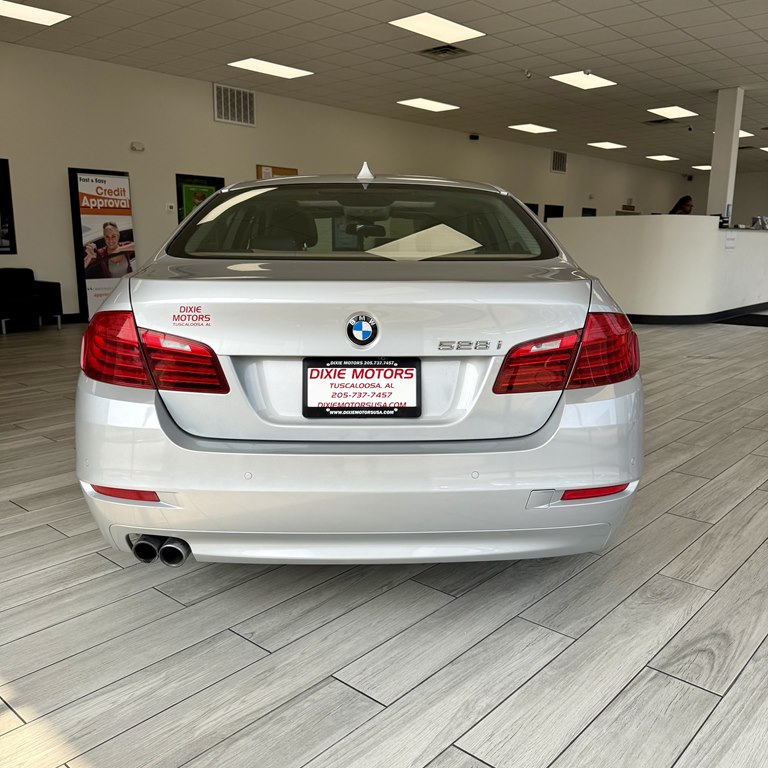 Photo 8 of this BMW 528