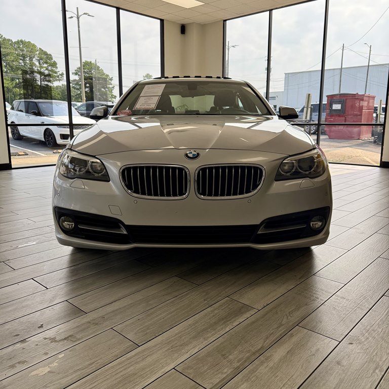 Photo 2 of this BMW 528