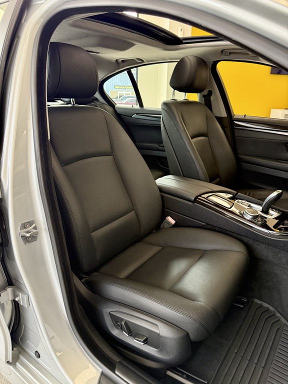 Photo 16 of this BMW 528