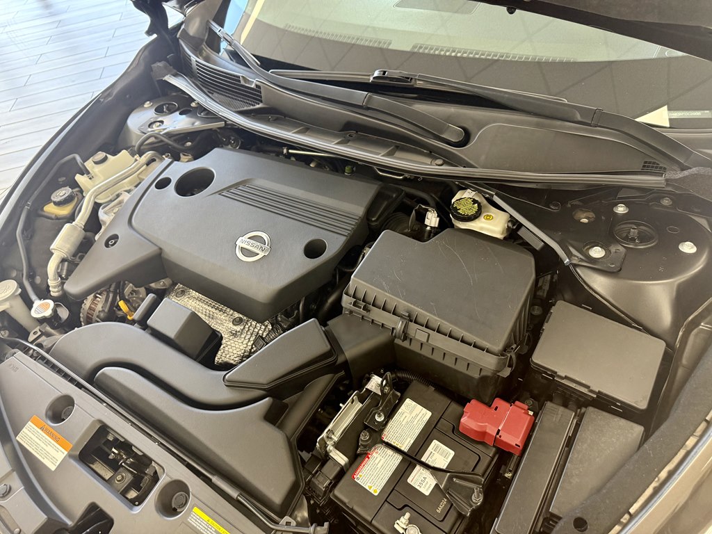 Photo 18 of this NISSAN ALTIMA