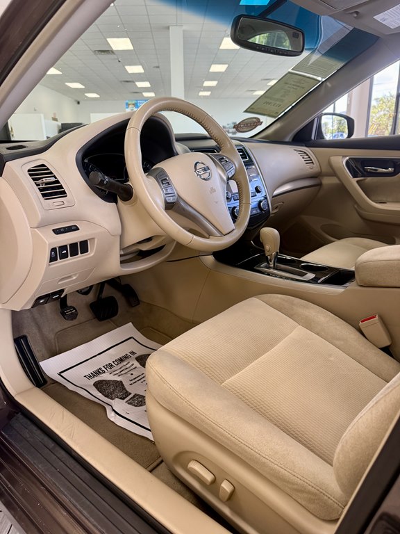 Photo 13 of this NISSAN ALTIMA
