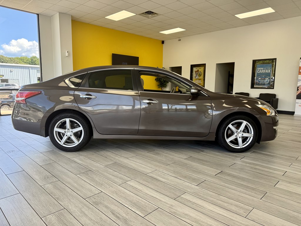 Photo 5 of this NISSAN ALTIMA