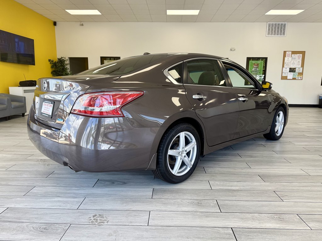 Photo 6 of this NISSAN ALTIMA