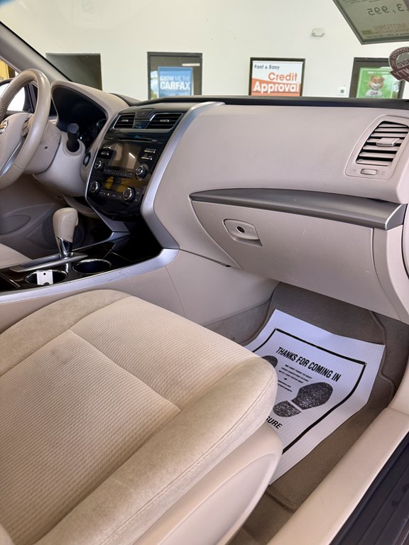 Photo 12 of this NISSAN ALTIMA