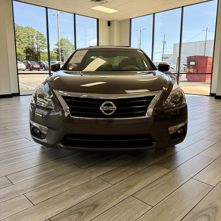 Photo 2 of this NISSAN ALTIMA