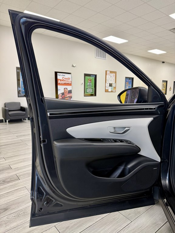 Photo 15 of this HYUNDAI TUCSON