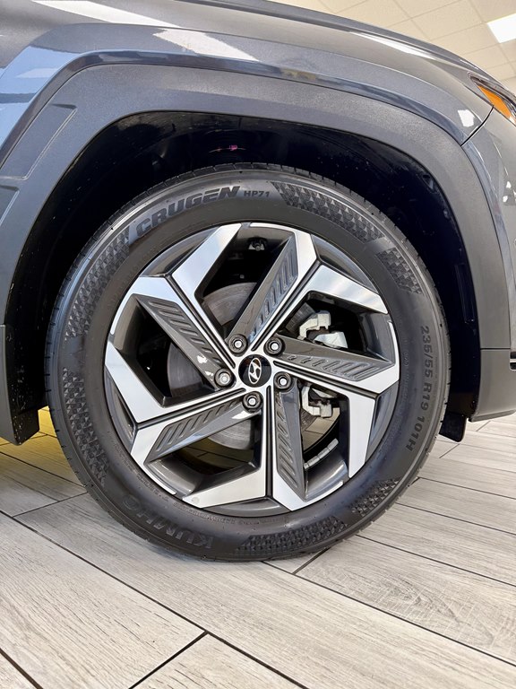 Photo 19 of this HYUNDAI TUCSON