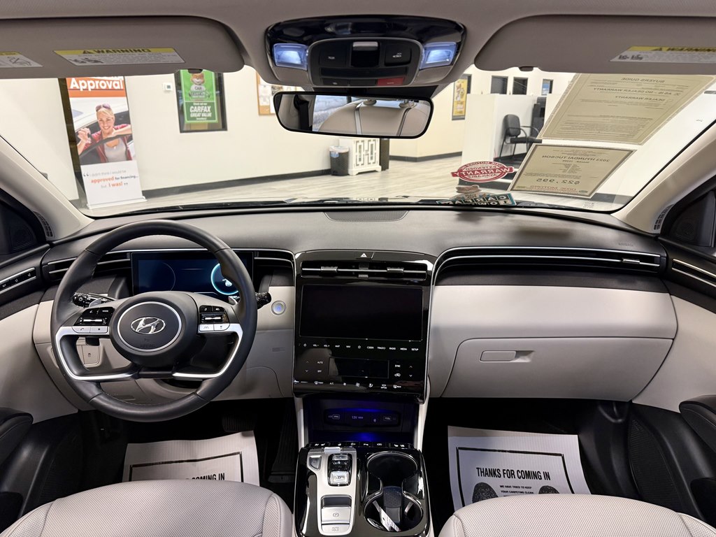 Photo 10 of this HYUNDAI TUCSON