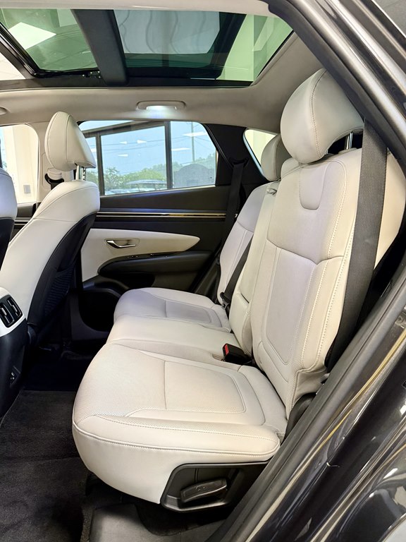 Photo 17 of this HYUNDAI TUCSON