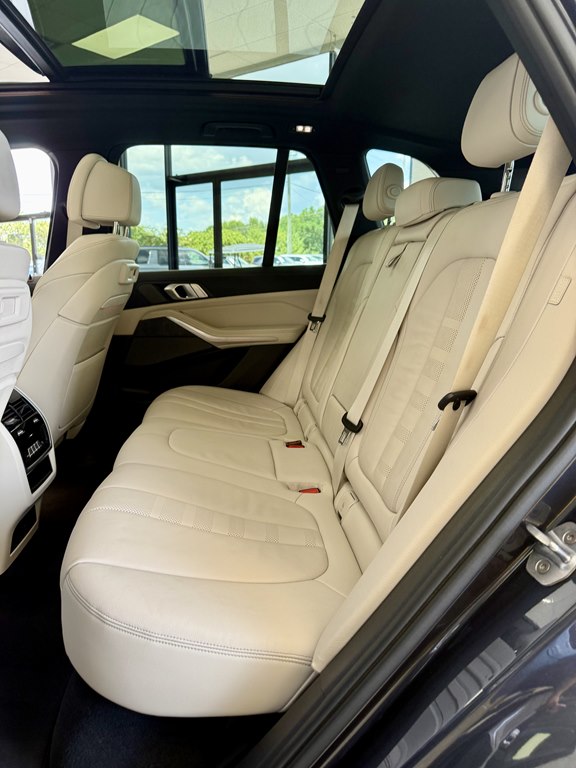 Photo 17 of this BMW X5