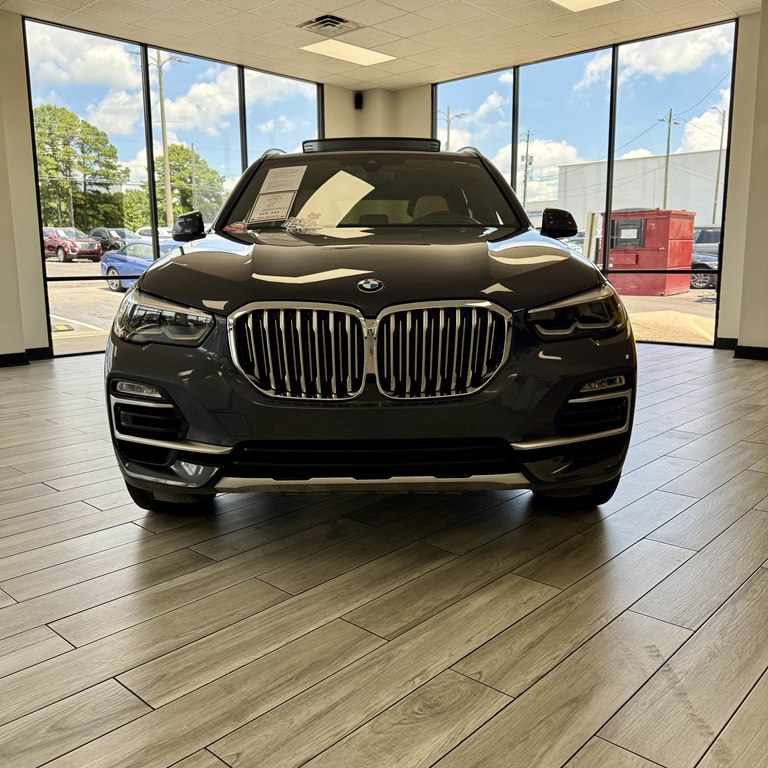 Photo 2 of this BMW X5