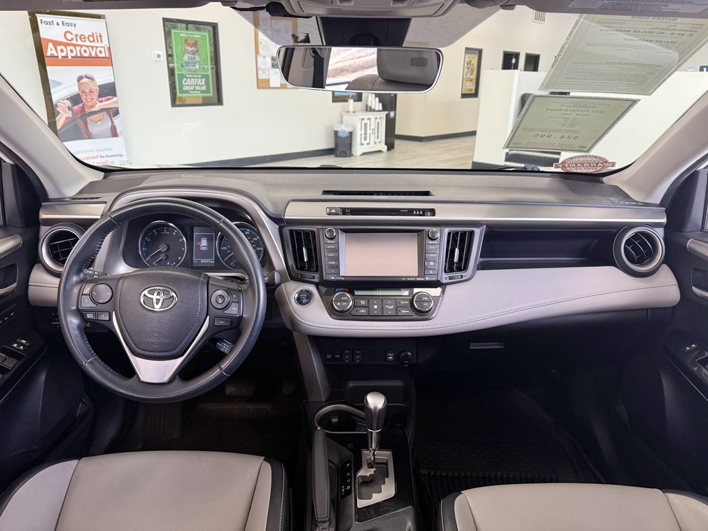 Photo 10 of this TOYOTA RAV4