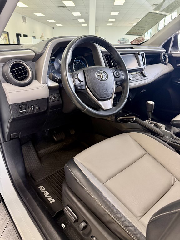 Photo 13 of this TOYOTA RAV4